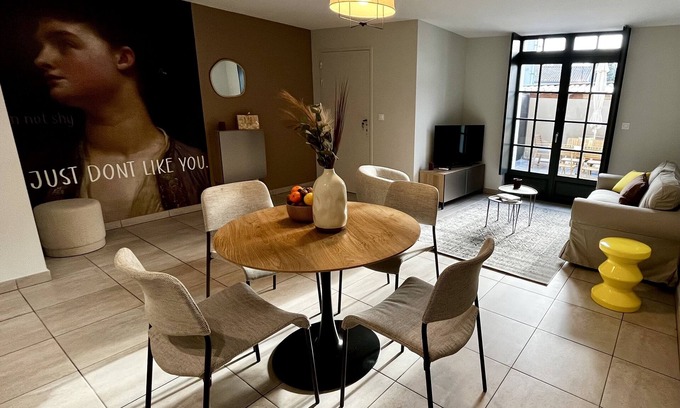 City of Carcassonne Apartamento | Les demoiselles de la tour with terrace