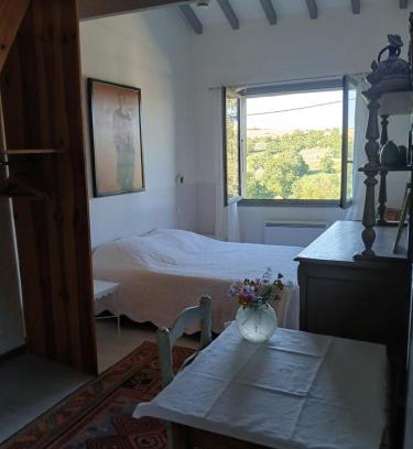 Eyne Casa | les deux clochers ,chambre d hotes