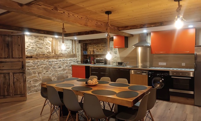 Septmoncel les Molunes Apartamento | Les Etoiles de Bevy / Gîte Cassiopée Haut Jura 6 people/8 beds