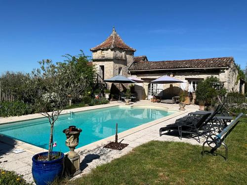 Caylus Casa | Les Gîtes Pérard