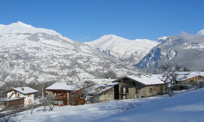 Bourg-Saint-Maurice Chalet De Esquí | Les Gentianes Chalet Darentasia, a 5 minutos de las pistas con el funicular