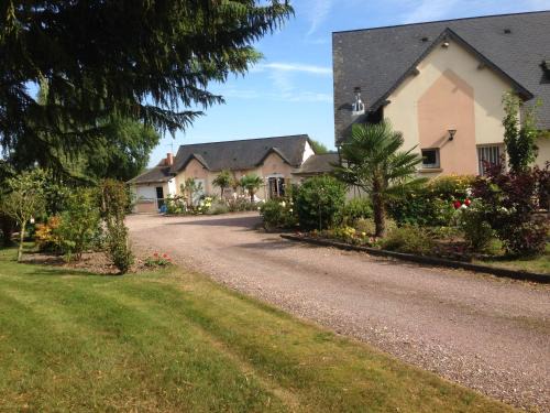 Saint-Germain-Village Casa | les gites du gr224