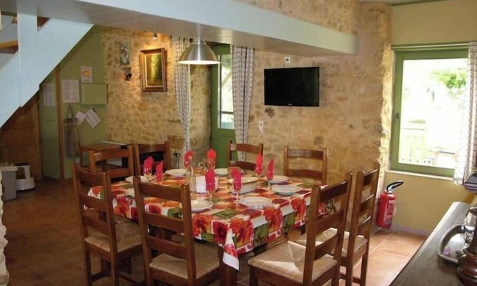 Molieres Casa | Les Hauts de St Jean : Gîte de 15 Pers Dans Ferme Périgordine - Grande Piscine