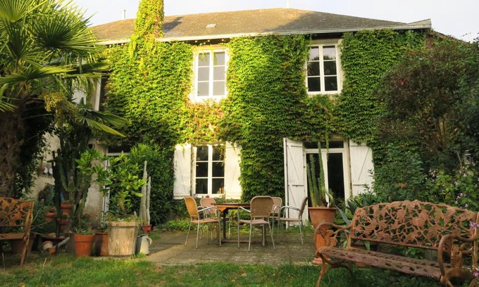 La Chapelle-aux-Choux Cama Y Desayuno | les loges du chaudron