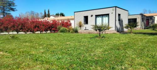 Saint-Germain-de-Lusignan Chalet De Esquí | Les Logis de la Seugne