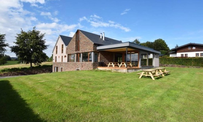 Chodes Casa | Les Loneux 27 pers, Malmedy - vue incroyable - wellness, billard, Home cinema