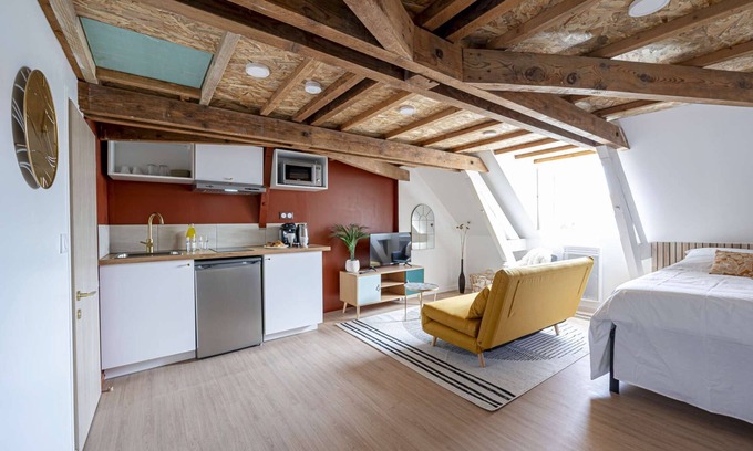 Chatellerault Apartamento | Les Maisons Acajou / Charming Spicy Chalet studio