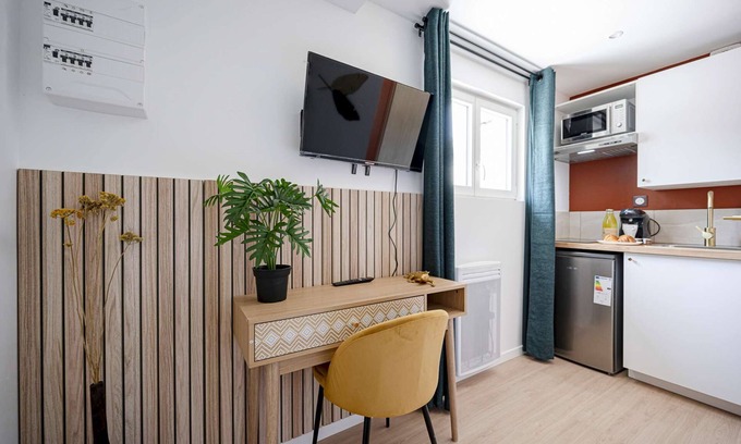 Chatellerault Apartamento | Les Maisons Acajou / Superb, fully-equipped studio apartment