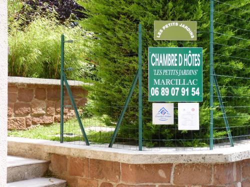 Marcillac-Vallon Cama Y Desayuno | LES PETITS JARDINS