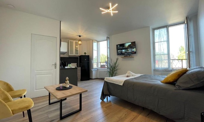 Moret-sur-Loing Apartamento | LES PIEDS DANS L’EAU - MORET CENTRE