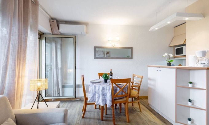 Sainte-Maxime City Centre Apartamento | Les Platanes by Interhome