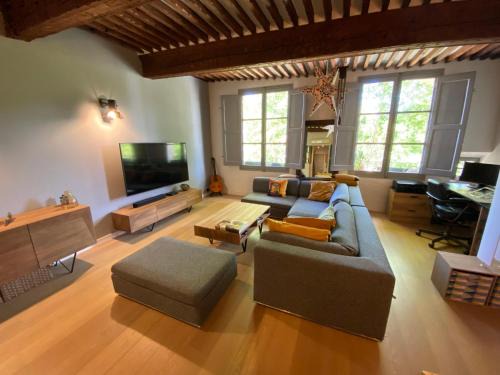 Aix-en-Provence Historic Centre Apartamento | Les Precheurs Hideaway, Chic Retreat in Aix Historic Heart