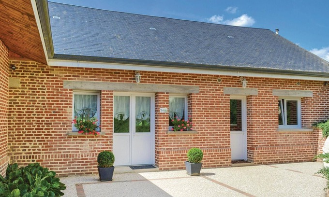 Roisel Casa | Les Renoncules des Champs