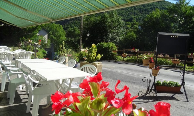 Brusque Hotel | Les rocks