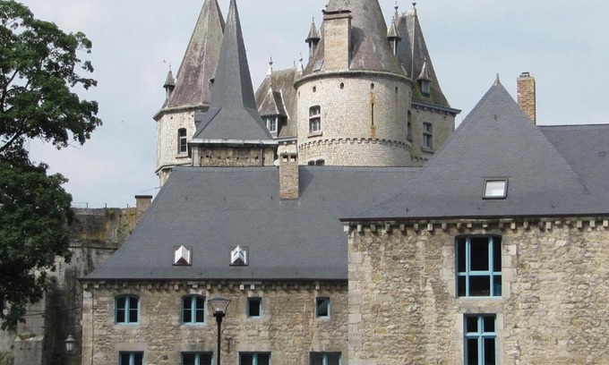 Bohon Apartamento | Les Roques Apartments in historical Monastery