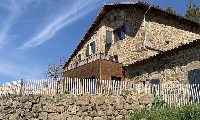 Le Cheylard Casa | Les sources d'Avenas Large house with view in the heart of the Monts d'Ardèche park