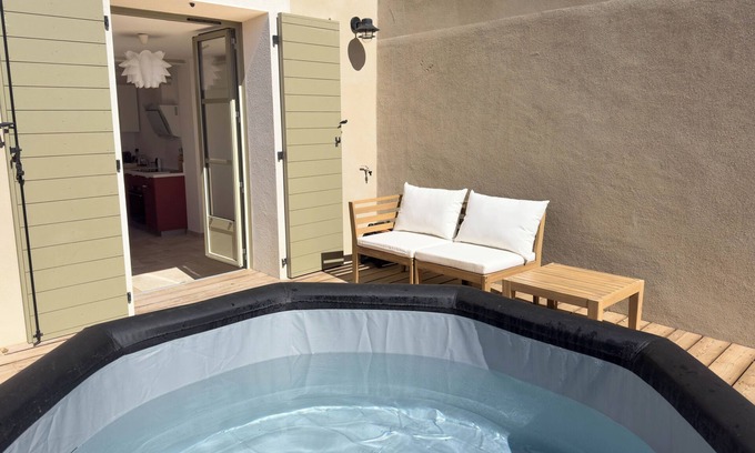 Aigues-Mortes Medieval City Apartamento | Les Suites du 13