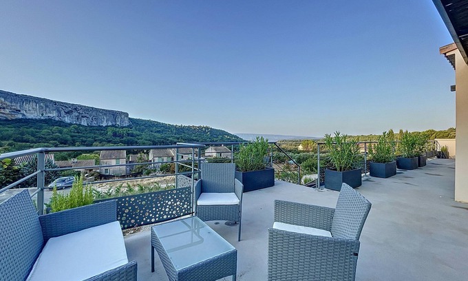 Lioux Casa | Les Terrasses de Lioux - In the heart of the Luberon - New house****-Calm and comfort