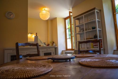 Besse-en-Chandesse Apartamento | les tilleuls