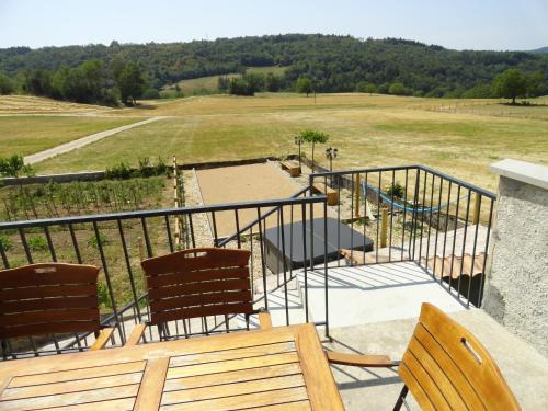 Marchamp Casa | Les violettes du Bugey