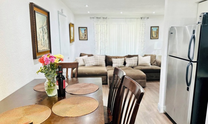 Sailboat Bend Casa | ★ Retiro acogedor. A minutos del aeropuerto, la playa, el centro de la ciudad, las tiendas y el agua ★