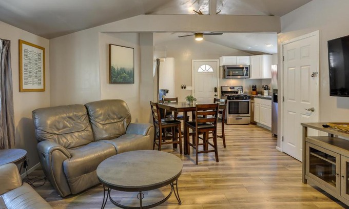 Fawnskin Casa | Less Than 1 Mi to Big Bear Lake Fawnskin Cottage with Grill