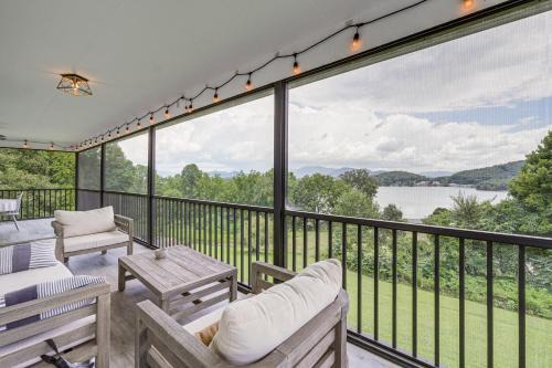 Young Harris Casa | Less Than 1 Mi to Lake Chatuge Home with Mtn and Water Views!