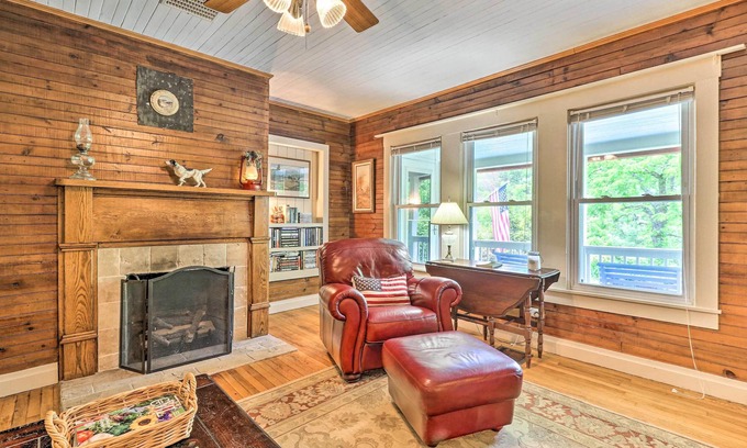 Crumpler Casa | Less Than 1 Mi to Tubing Crumpler Getaway with Fire Pit!