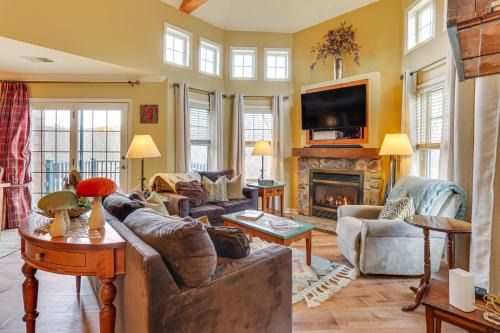 Vernon Apartamento | Less Than 1 Mi to Mountain Creek Resort Condo with Balcony