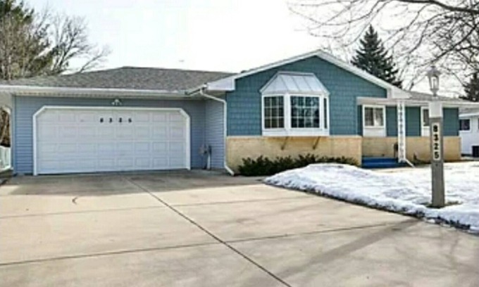 East Bloomington Casa | By the Mall of America/Wal-Mart