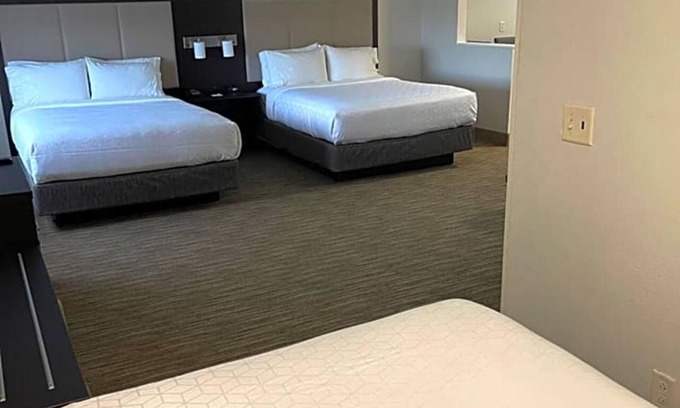 Las Vegas Apartamento | Less than a minutes’ drive from Interstate 25, this Las Vegas .