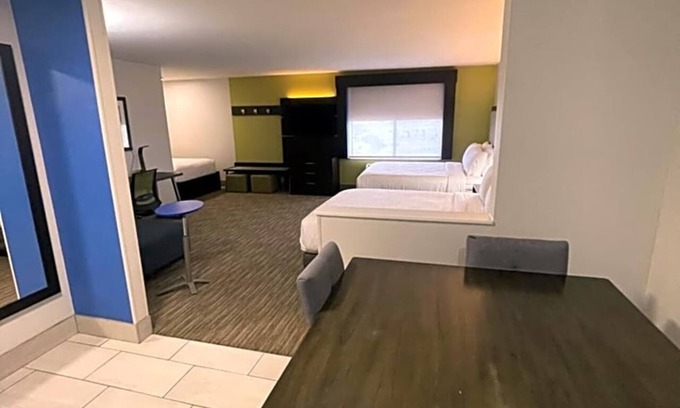 Las Vegas Apartamento | Less than a minutes’ drive from Interstate 25, this Las Vegas .