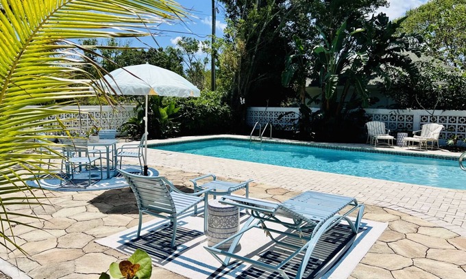 Vero Beach Casa | Paraíso tropical a minutos de la playa en Pineapple House!