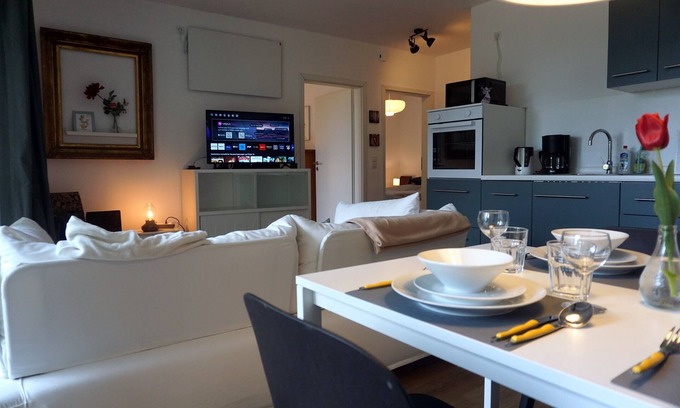 Burglesum Apartamento | Lesum-auen. Ruhige Ferienwohnung mit Terrasse und Garten