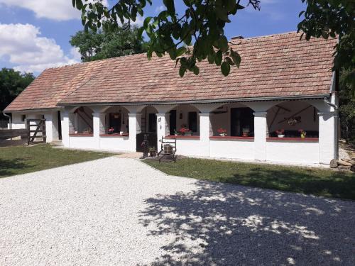 Kemenesmihalyfa Casa | Letűnt Idők Vendégház