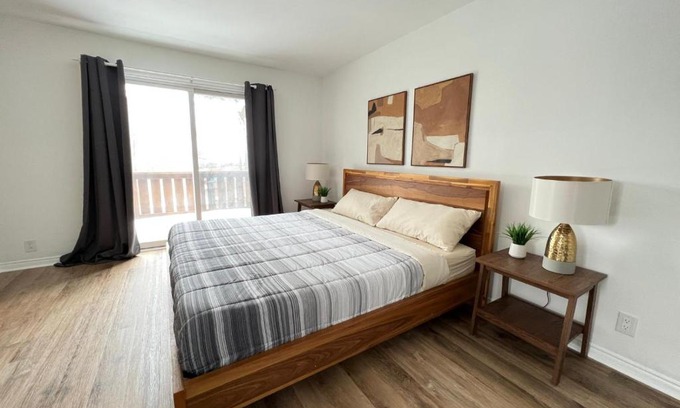 Barrie Casa | Letitia Heights !E Spacious and Quiet Private Bedroom with Private Bathroom