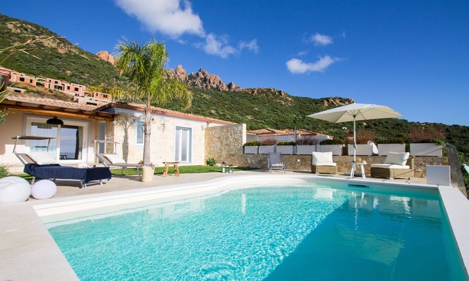 Tertenia Villa | Levante - Magnífica villa con piscina y vista panorámica de la bahía de Foxi Manna