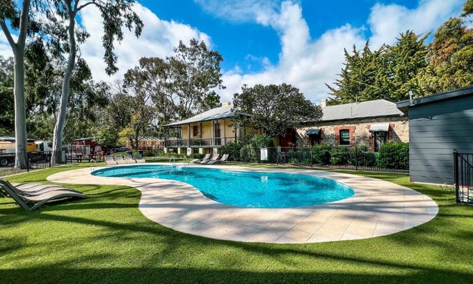 Vale Park Complejo | Levi Adelaide Holiday Park