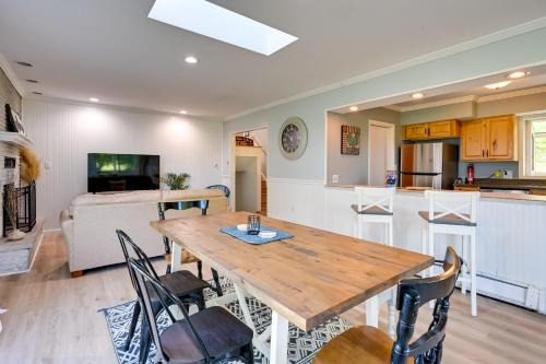 Lexington Casa | Lexington Home with Sunroom about 1 Mi to Lake Huron!