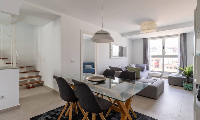 Las Palmas de Gran Canaria Chalet De Esquí | Leyre Mar Canteras by Canariasgetaway
