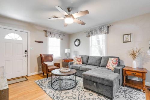 Richmond Casa | LG Central location FREE parking fenced yard FIRE-PIT