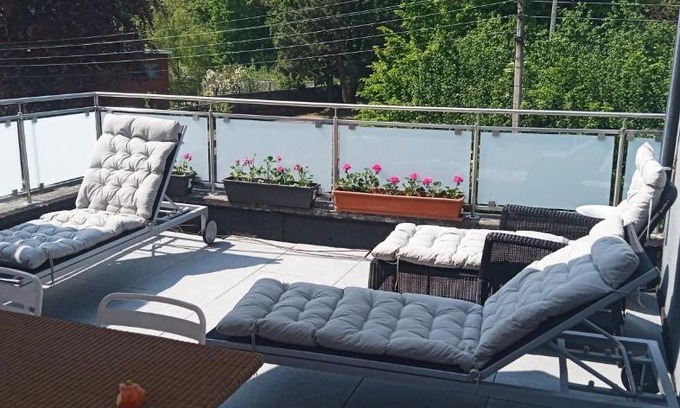 Saint-Nicolas Casa | liège 4420 rue jean Jaurès 45 grande maison joyeuse avec terrasse 30m2 pour 8 personnes maximum