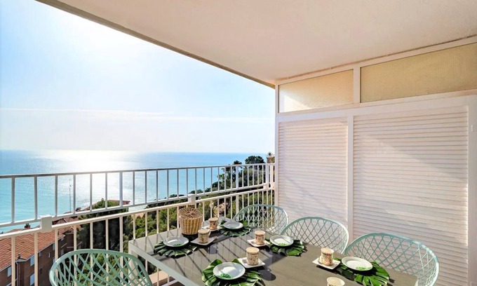 Montgat Apartamento | LIANA SEAVIEW & BEACH - apartamento, 3 dormitorios, 2 baños, balcón, wifi
