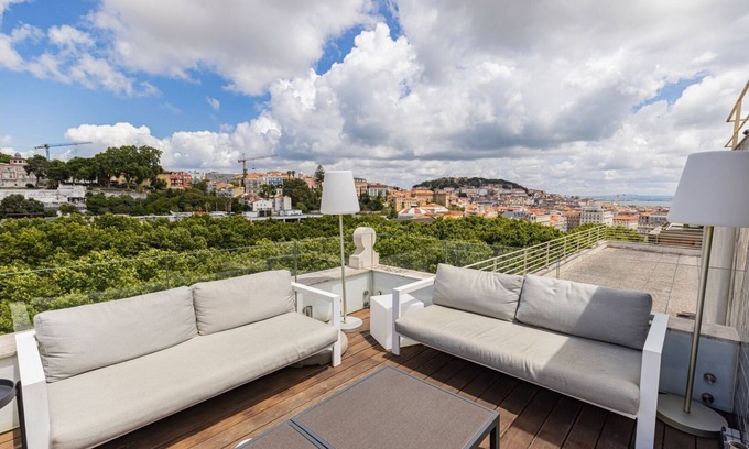 Sao Jose Apartamento | Liberdade Elegance W/Rooftop Pool by LovelyStay