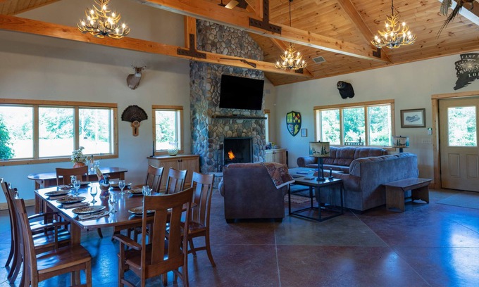 Palmyra Cabina | Liberty Lodge - modern, accessible & surrounded by nature