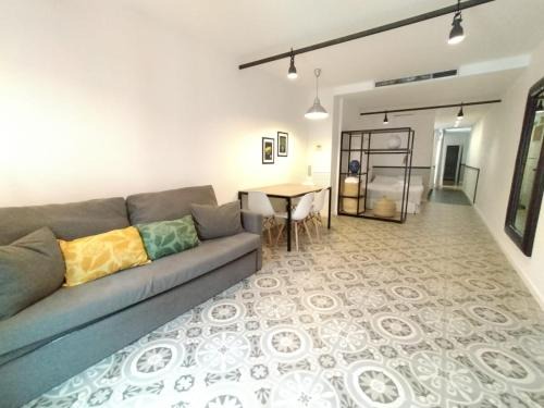 El Raval Apartamento | Liceu Apartments by gaiarooms