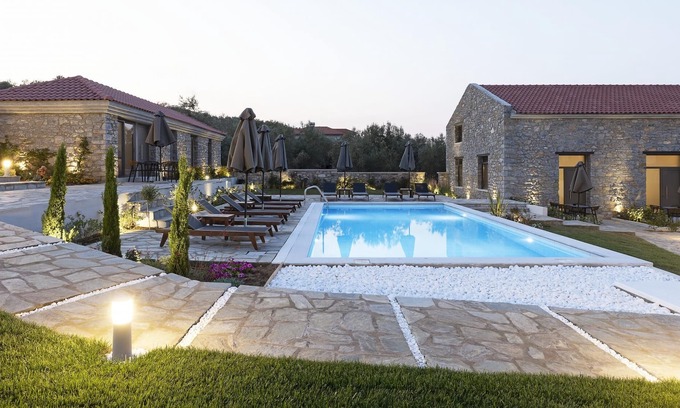 Sourpi Apartamento | Lichnos Luxury Maisonette 2