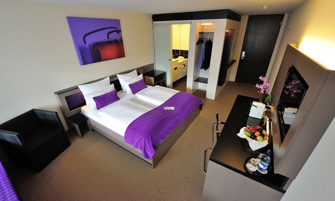 Ehingen Apartamento | Habitación luminosa con vestidor, logia, aire acondicionado, TV LCD, Sky-free-to-Guest, Wi-Fi gratis y caja fuerte