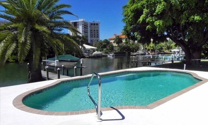 Saint Armands Key Casa | Lido Beach Retreat is the perfect home for your family vacation