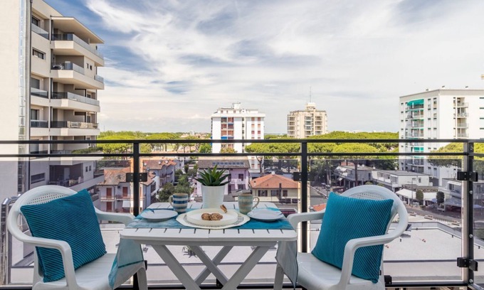 Lido degli Estensi Apartamento | Lido degli Estensi Flat a stone's throw from the beach